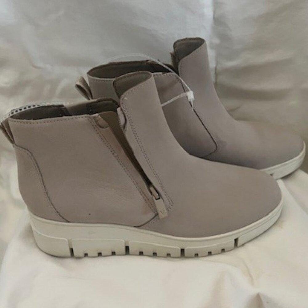 Vionic Bootie